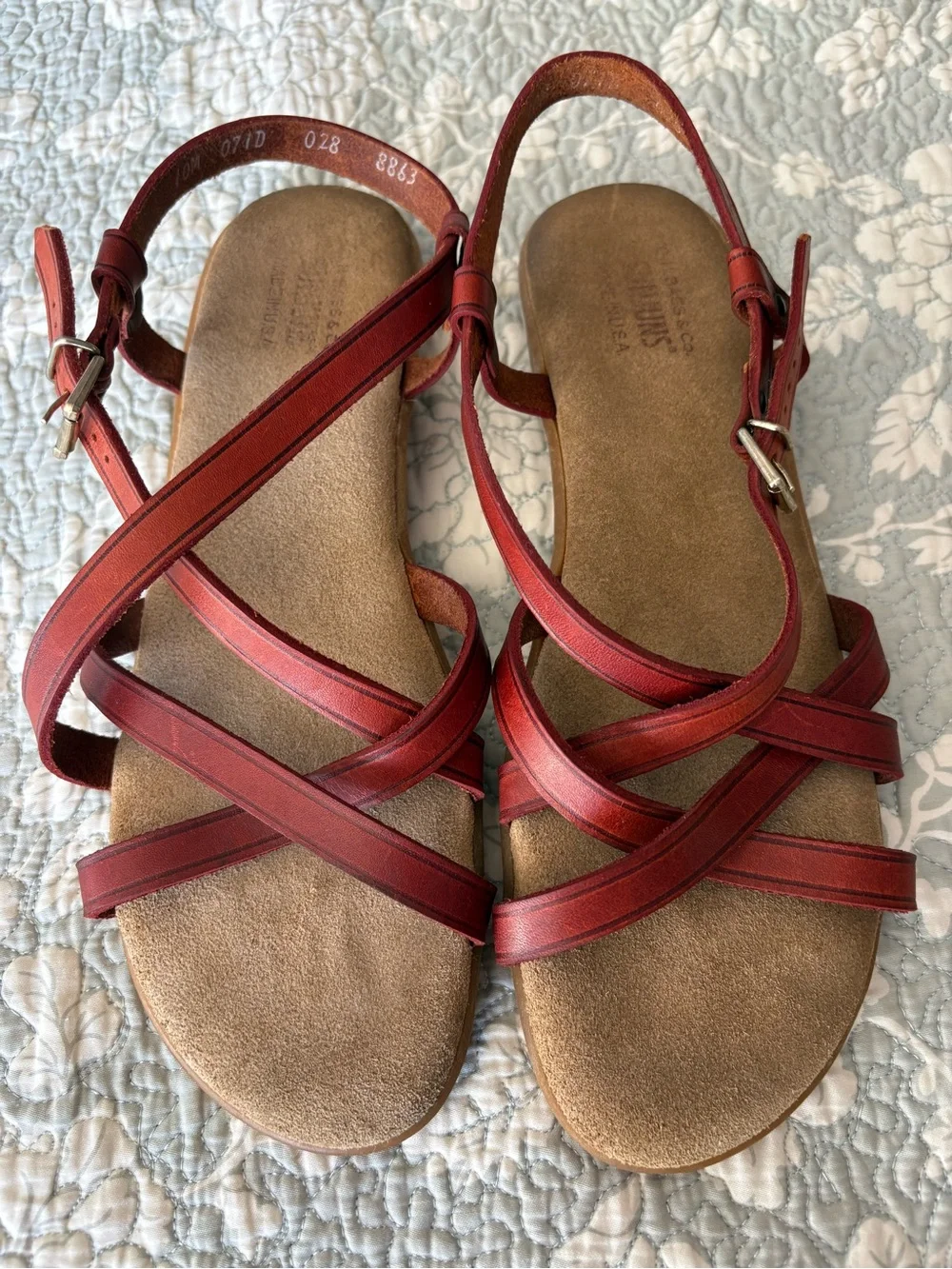 Vintage G.H.Bass & Co. Sunjuns Margie Red Leather Strappy Flat Sandal w Buckle